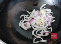 洋葱目鱼包菜的做法图解6