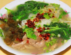 红油酸菜羊肉米线[图]