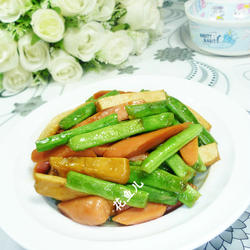 火腿肠香干炒梅豆的做法[图]
