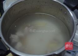 包菜排骨粥的做法图解4