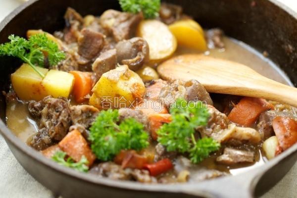 烩烤羊腿肉