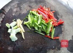 双椒鸡丝的做法图解3