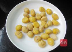 板栗鸡翅煲的做法图解2