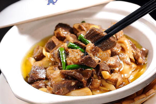 砂锅牛腩煲