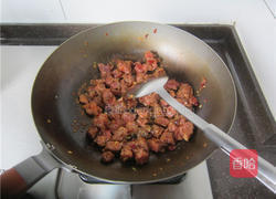 榨菜牛肉丁的做法图解3