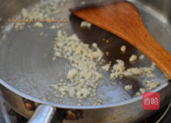 蒜蓉包菜丝的做法图解4