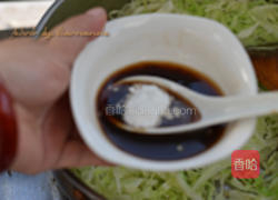 蒜蓉包菜丝的做法图解6
