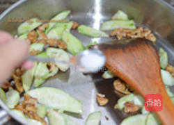 桃仁丝瓜的做法图解8