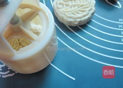 豆沙馅月饼的做法图解6