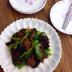 杂菇烩菜心的做法[图]