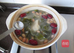 海带花生煲猪蹄的做法图解16