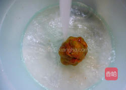 榨菜炒花生米的做法图解2