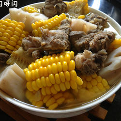 玉米莲藕排骨汤的做法[图]