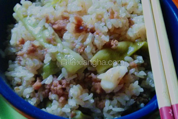 肉末豆角焖饭