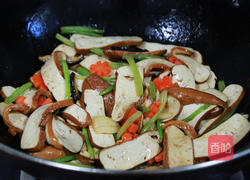 芹菜香干炒肉片的做法图解8