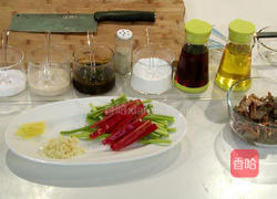 蒜薹炒蚶子肉的做法图解1