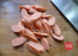 青椒火腿肠炒香干的做法图解5