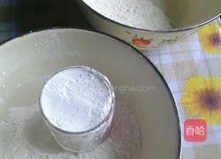 榨菜鲜肉麻球的做法图解1