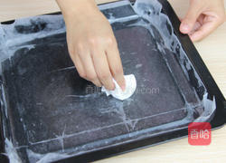 彩绘爱心蛋糕卷的做法图解2