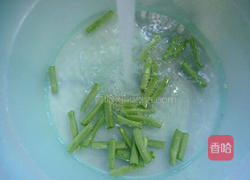 橄榄菜拌梅豆的做法图解2