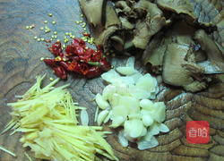 蒜香猪舌子的做法图解2