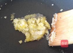 琥珀核桃仁的做法图解2