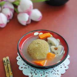 猴头菇莲藕骨头汤的做法[图]