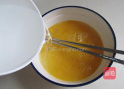 龙俐鱼柳蒸蛋的做法图解3