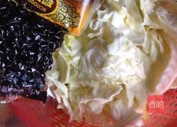 干煸酱香包菜的做法图解1