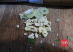 茼蒿虾仁小豆腐的做法图解7