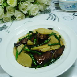韭菜花酱肉炒年糕的做法[图]