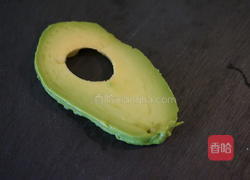 牛油果蟹肉沙拉的做法图解4