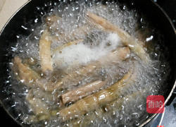 油焖咸肉笋干的做法图解1