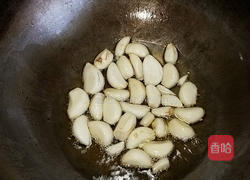 金蒜烧米鱼的做法图解3