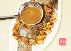 金蒜烧米鱼的做法图解8