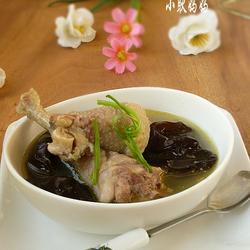 黑木耳炖鸡汤的做法[图]