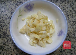 蒜末牛心菜的做法图解2