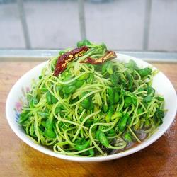 苋菜炒黑豆芽的做法[图]