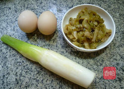 榨菜茭白炒鸡蛋的做法图解1