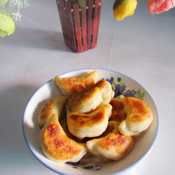 锅煎土豆猪肉馅饺子的做法[图]