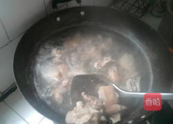 冬菇猪脚汤的做法图解4