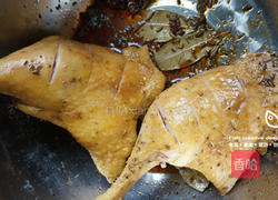 酥香炸鸭腿的做法图解5