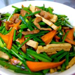 韭菜花香干炒肉的做法[图]