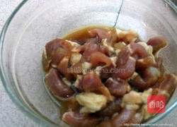 韭菜花香干炒肉的做法图解1