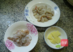 虾仁蒸目鱼蛋的做法图解1