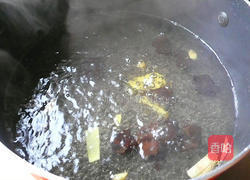 阿胶蜜枣红糖水的做法图解4