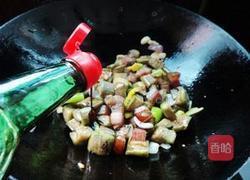 腊肉炒茄子的做法图解9