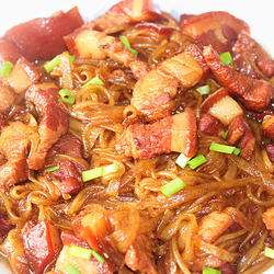 猪肉炖粉条的做法[图]