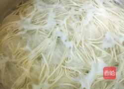 鲜虾汤面的做法图解4