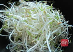 凉拌芽菜的做法图解1